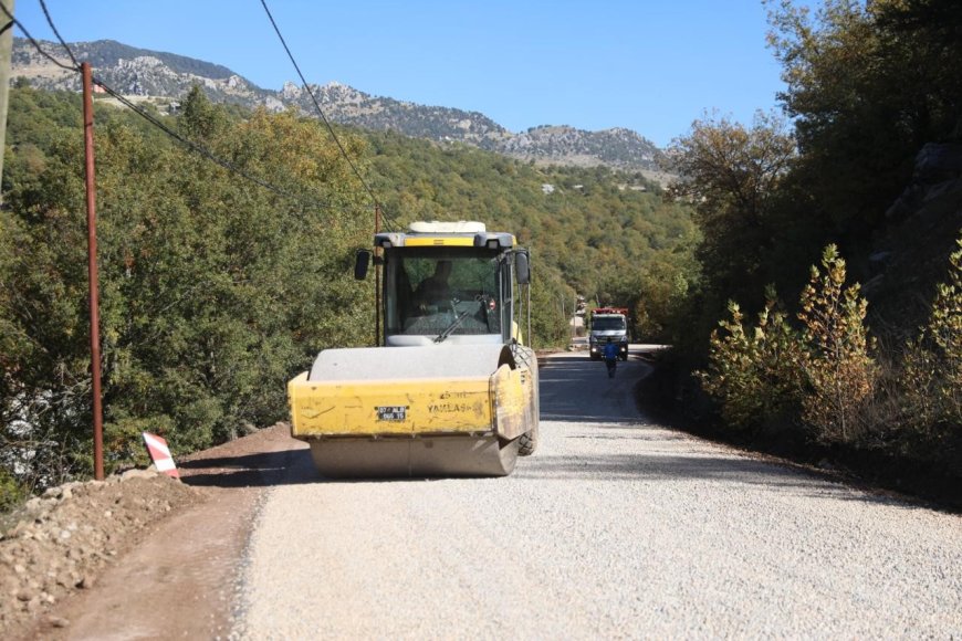Alanya’da 5 mahalleyi kapsayan 32 kilometrelik yol çalışmasında son etap