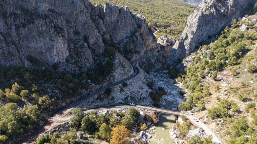 Alanya’da 5 mahalleyi kapsayan 32 kilometrelik yol çalışmasında son etap