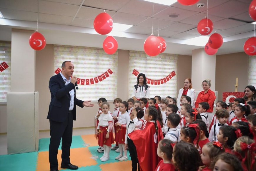 Cem Kotan, Cumhuriyet Bayramı’nı kreşlerde çocuklarla kutladı
