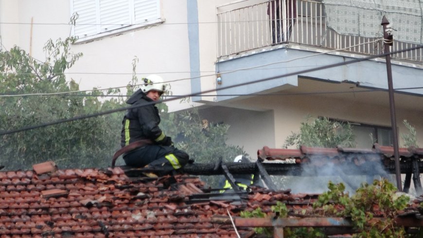 Manavgat’ta köy evi alevlere teslim oldu: Ev sahibi yaralandı