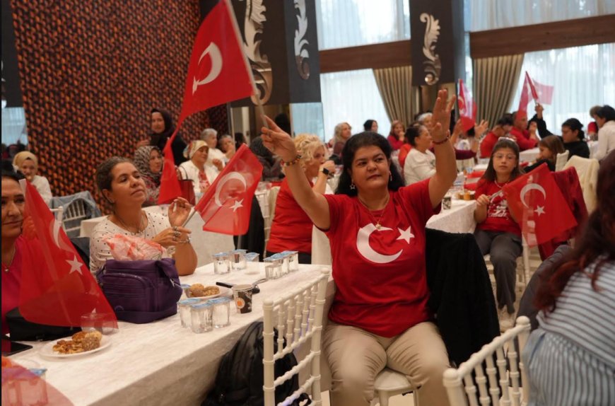 Kepez’de Kadınlar Matinesi’nde Cumhuriyet coşkusu yaşandı