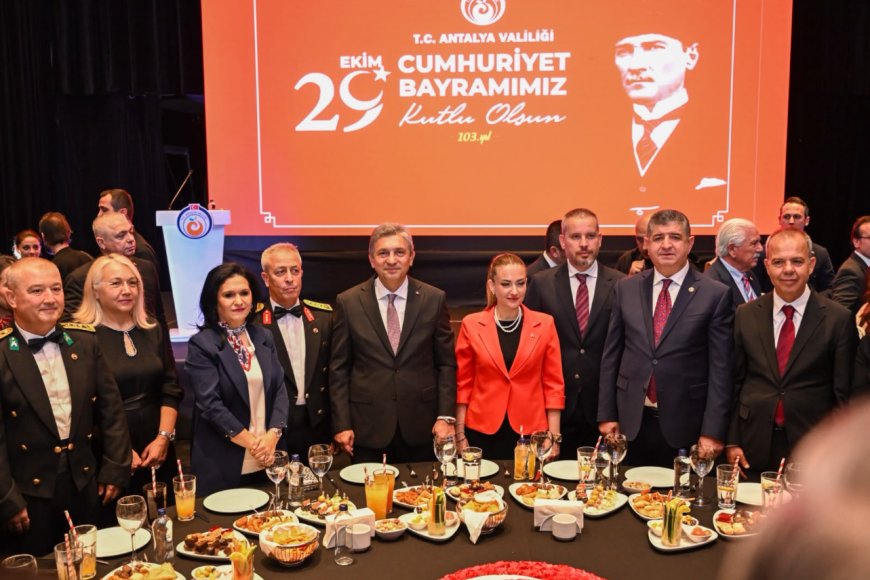 Vali Şahin: “Antalya’nın Cumhuriyet’e bağlılığıyla gurur duyuyoruz”