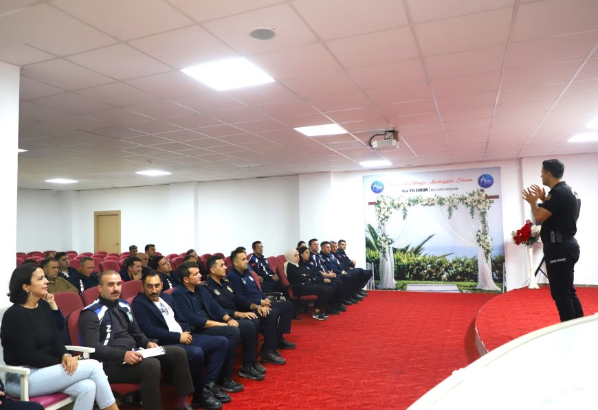 Antalya Aksu'da zabıta ekiplerine biber gazı eğitimi verildi